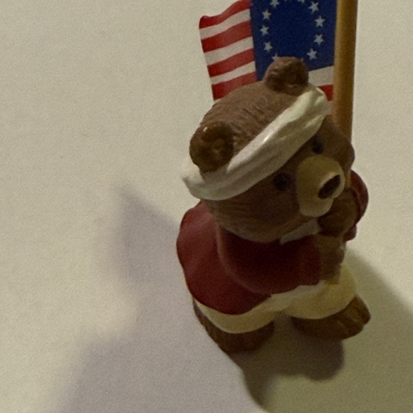 Vintage 1993 Hallmark Merry Miniatures 4th of July Spirit of 76 Bear with Flag - Picture 3 of 8